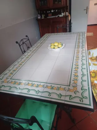 Tavolo ferro battuto e ceramica con decoro 4 sedie