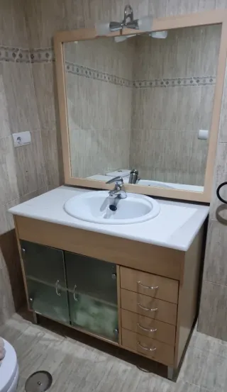 Mueble de baño madera y cristal