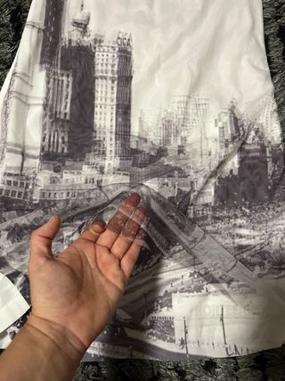 Vestido sin mangas estampado ciudad