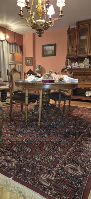 Mesa comedor y sillas siglo XIX talladas