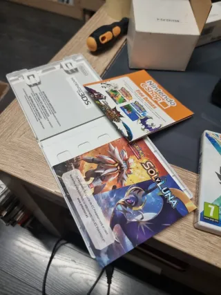 Pokémon Luna Nintendo 3DS Caja