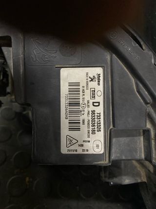 Faro LED Peugeot 308 solo tiene un pequeño aujero