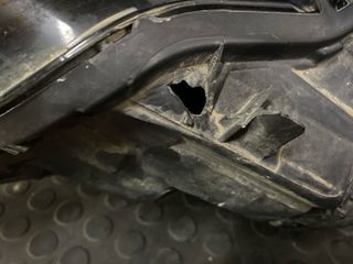 Faro LED Peugeot 308 solo tiene un pequeño aujero