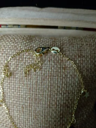Pulsera chapada en oro con estrellas