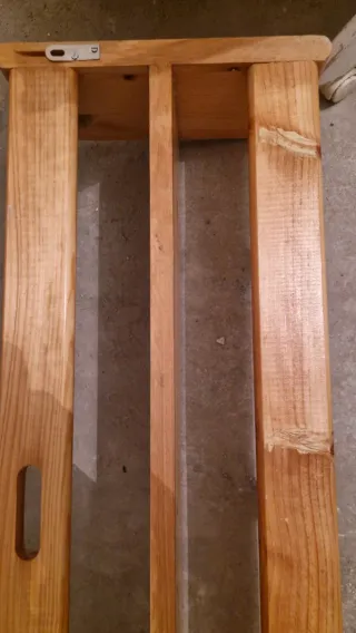 Perchero de madera con 3 pomos