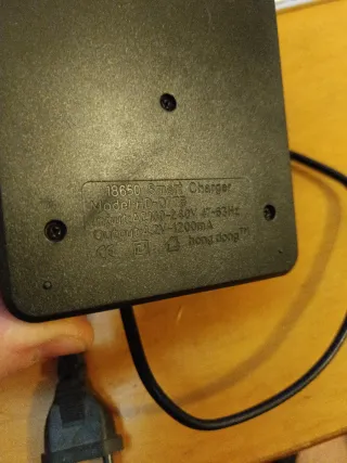 Cargador Baterías pilas 18650