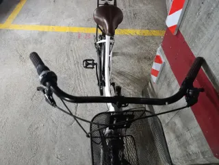 Bicicleta urbana blanca City 40