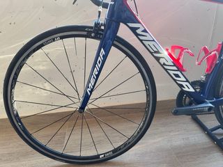 Bicicleta de carretera Merida Bahrain 4000 carbono