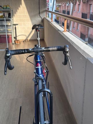 Bicicleta de carretera Merida Bahrain 4000 carbono