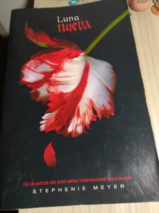 Luna nueva (Saga Crepúsculo 2)
