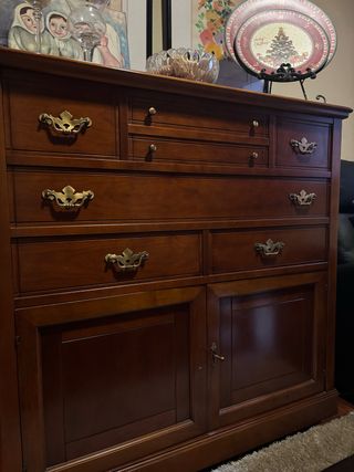 Consola de madera de cerezo