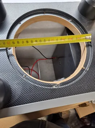 Caja Subwoofer JBL Negra y Gris