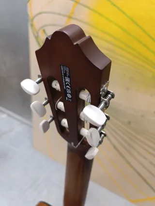 Guitarra Yamaha CX40 con funda y pie