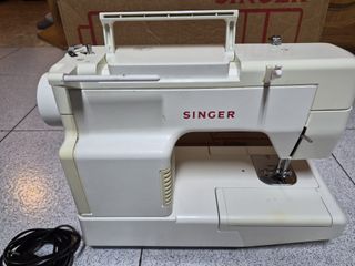 Máquina de coser Singer 4820C