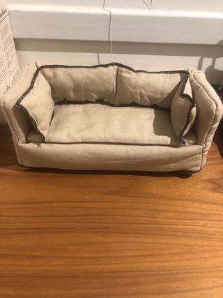 Sofá miniatura de tela