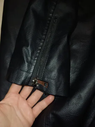 Chaqueta de cuero negra