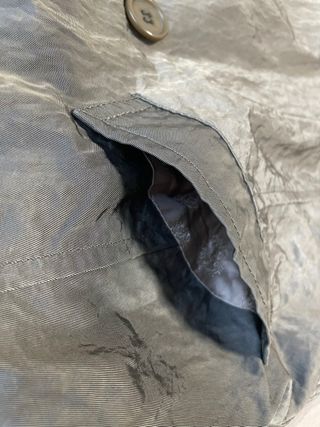 Gabardina ligera verde iridiscente Peter Murray