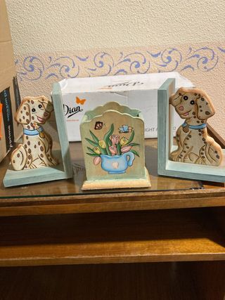 Sujetalibros y portalápices de madera