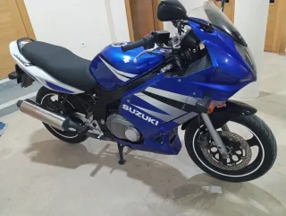 Suzuki GS500F Azul y Blanca