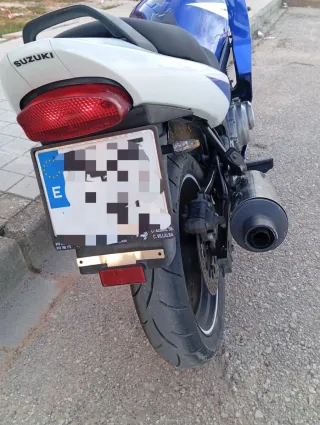 Suzuki GS500F Azul y Blanca