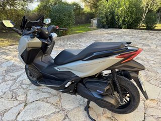 Honda Forza 350 Maxi Scooter