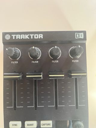 Traktor Kontrol F1