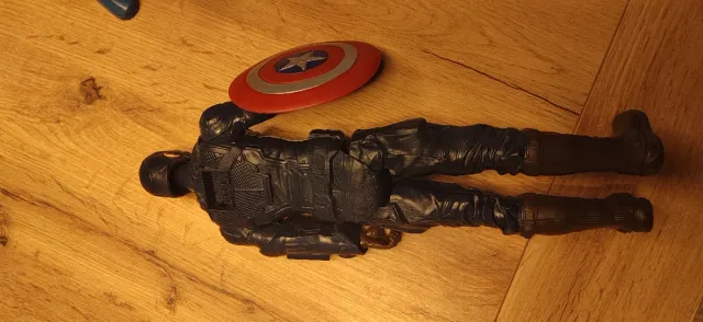 Figuras de Superhéroes (Capitán América, Batman, S