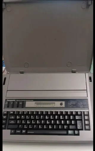 Máquina de escribir electrónica Panasonic