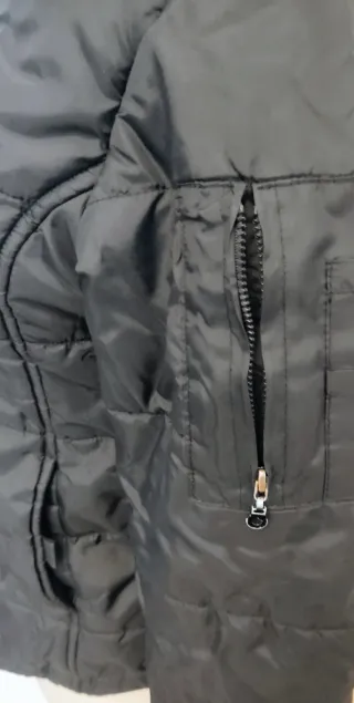 Chaqueta Anorak plumífero ZARA TRF Talla M Negra