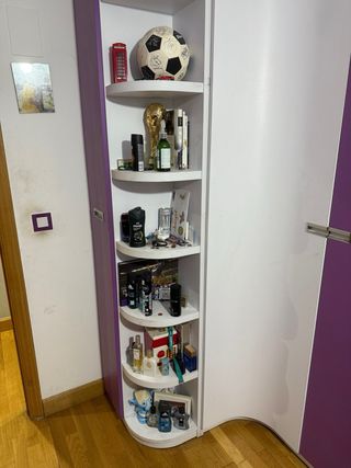 Armario modular blanco y morado