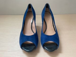 Zapatos tacón piel azul talla 38