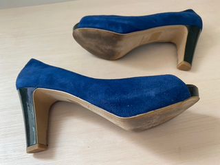 Zapatos tacón piel azul talla 38