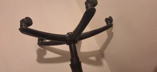 Silla giratoria de oficina negra