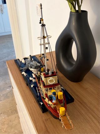 Lego Ideas 21350 Tiburón - Set de Construcción