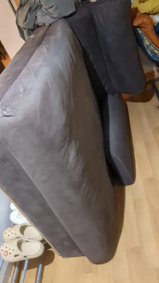 Se regala sofá chaiselongue. A RECOGER HOY O MAÑAN