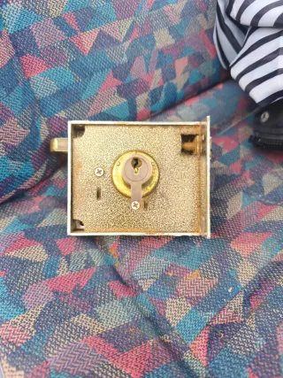 Cerradura AZBE con llaves