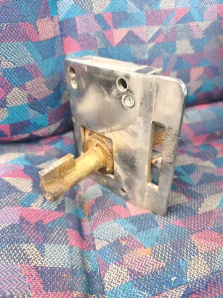 Cerradura AZBE con llaves