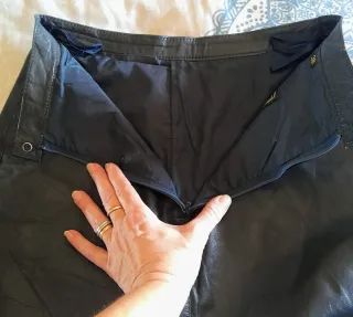 Joyita vintage 90s! Falda midi piel azul marino 34