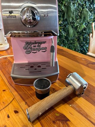 Cafetera rosa Ufesa