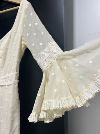 Vestido Flamenca Beig de plumeti.