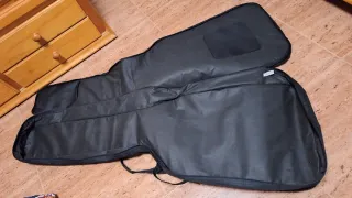 Funda negra para Bajo de 34" marca thomann