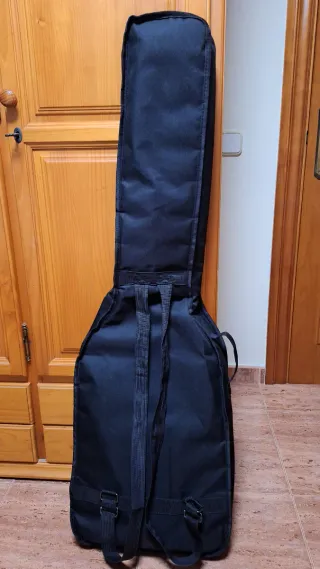 Funda negra para Bajo de 34" marca thomann