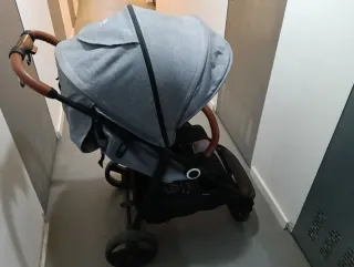 Silla de paseo para bebé gris