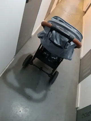 Silla de paseo para bebé gris