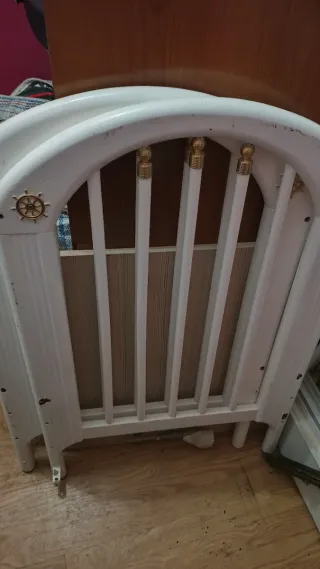 Silla de coche Babyauto roja regalo cuna