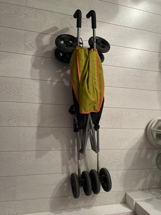 Silla de paseo verde con toldo