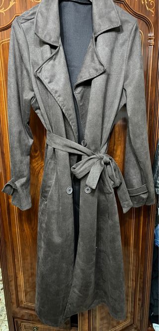 Gabardina marrón chocol y azul marino con cinturón