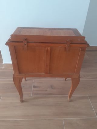 Mesita Isabelina Madera Copete