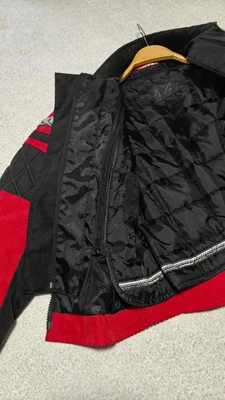 Chaqueta Spyke Talla XL Negra y Roja