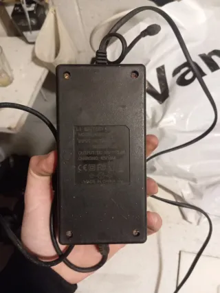 Cargador Li-Battery 36V